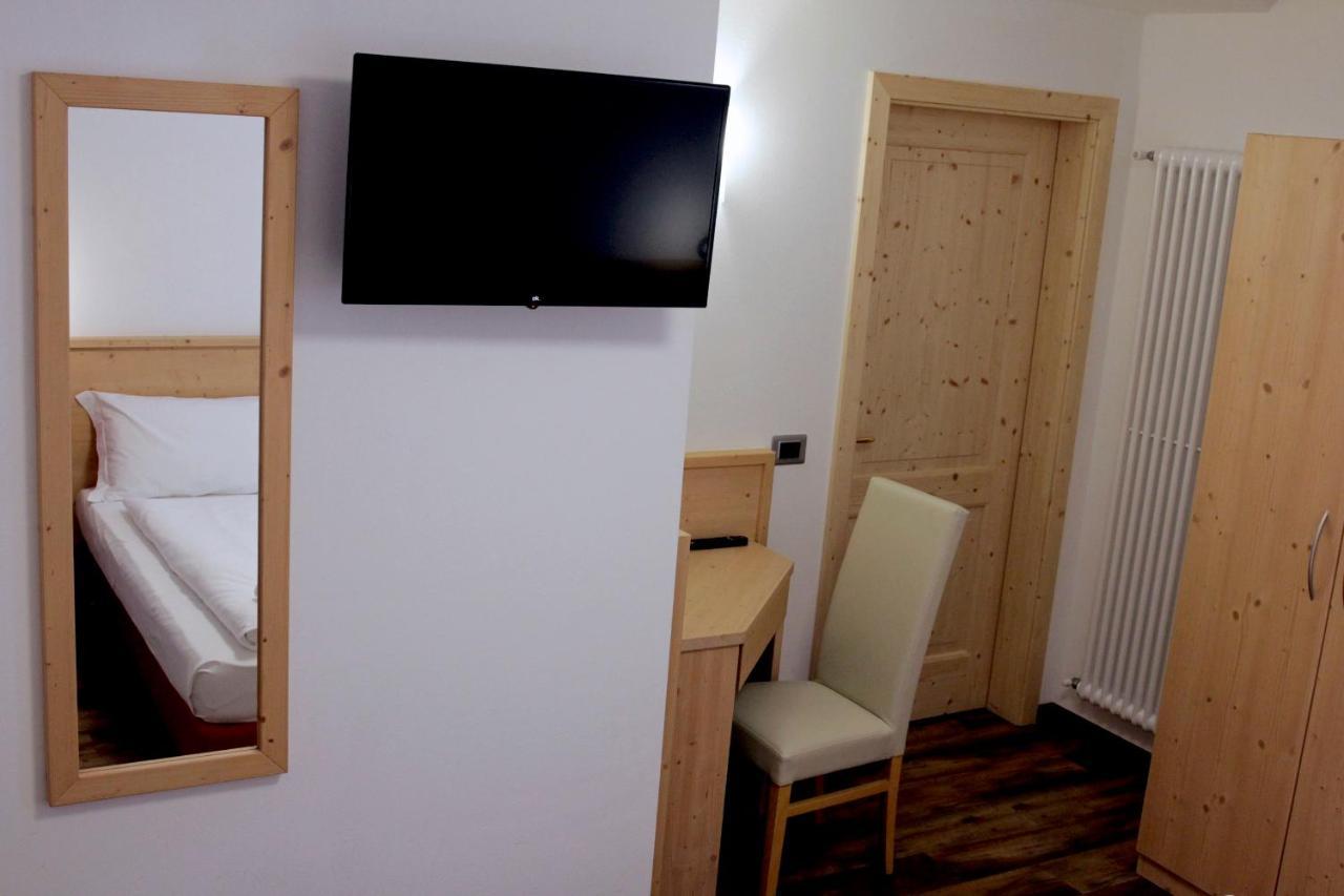 טזרו Ski Lodge Pampeago מראה חיצוני תמונה