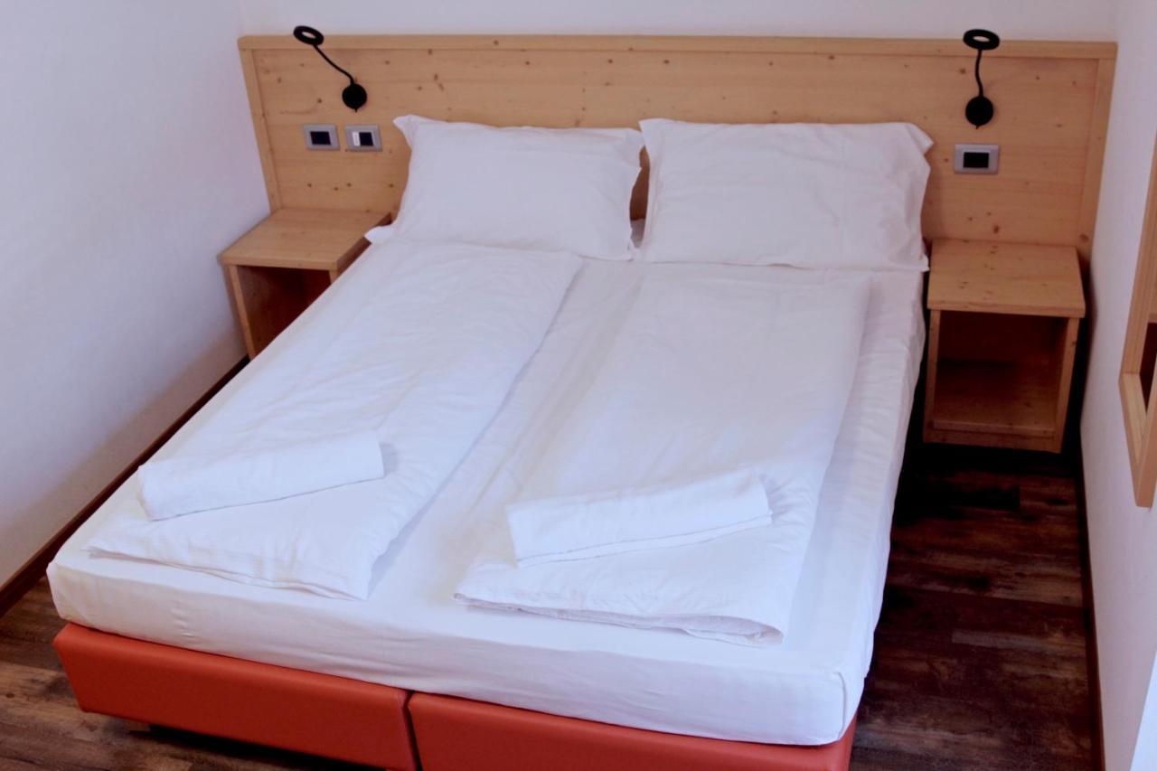 טזרו Ski Lodge Pampeago מראה חיצוני תמונה