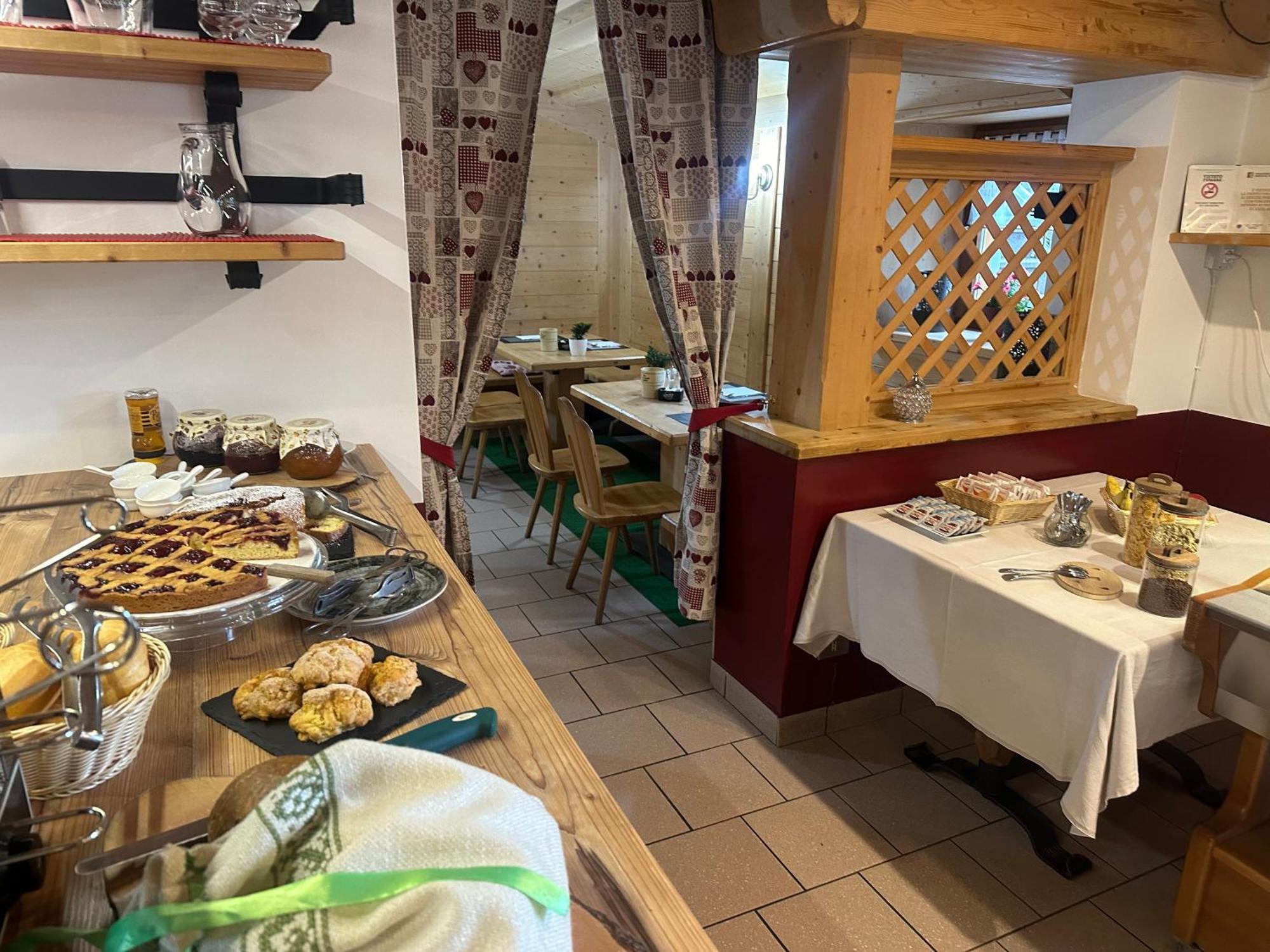 טזרו Ski Lodge Pampeago מראה חיצוני תמונה